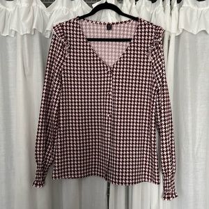 Nice light button up top.